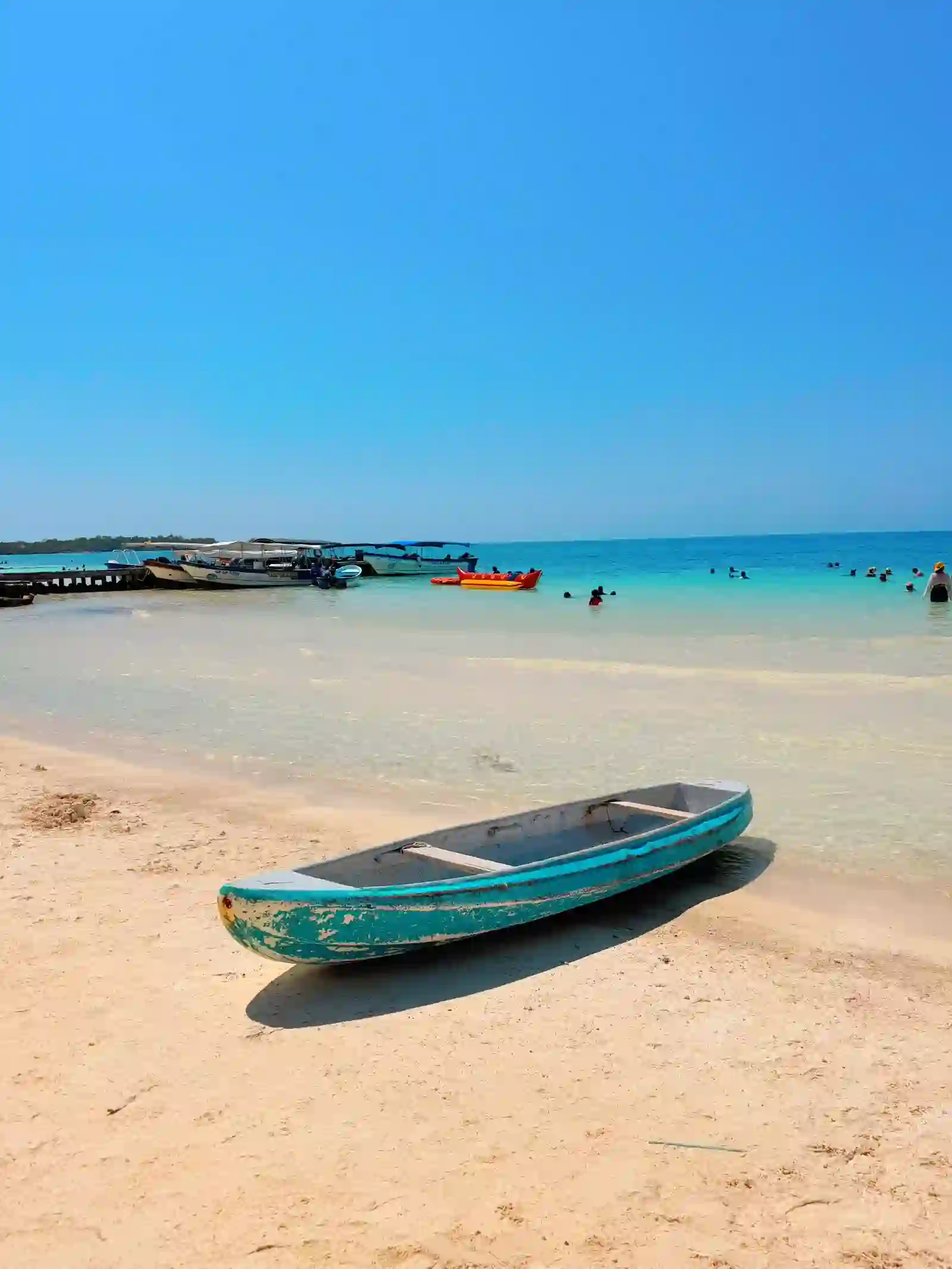 Paseo en canoa por la playa de Coveñas